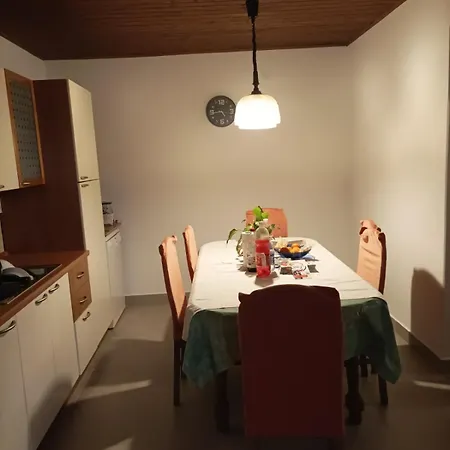 Appartement Namelessparty House *