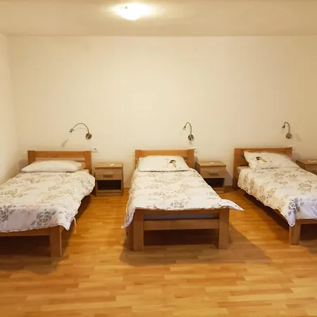 Appartement Namelessparty House *