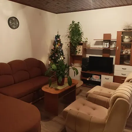 Namelessparty House *